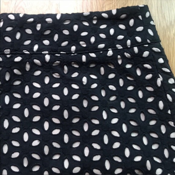 LOFT • Eyelet pencil skirt - Picture 5 of 7